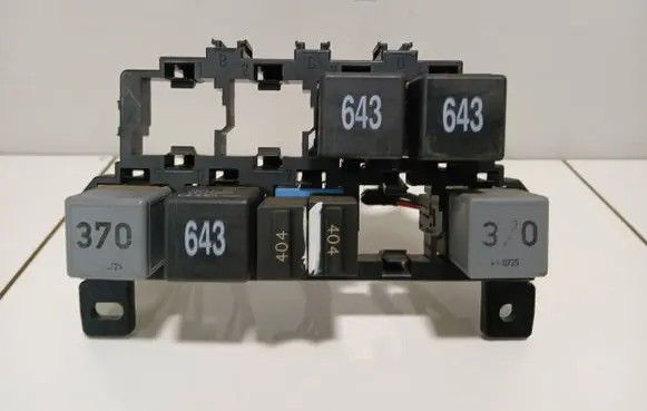 Audi A6 S6 C6 4F Fuse box set 4F0937503