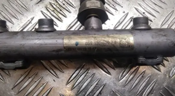 Volkswagen Touareg I Fuel main line pipe 059130089