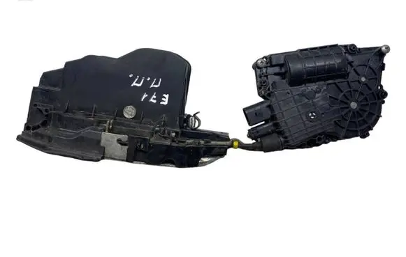 BMW X6 E71 Front door lock 7167582