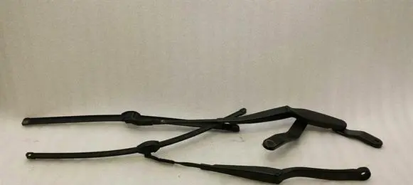 Mercedes-Benz E W212 Front wiper blade arm A2128201344