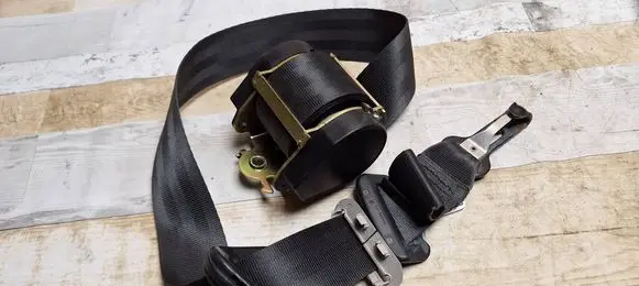 Peugeot 807 Rear seatbelt 040145