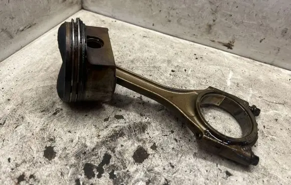 Audi A6 S6 C6 4F Piston with connecting rod