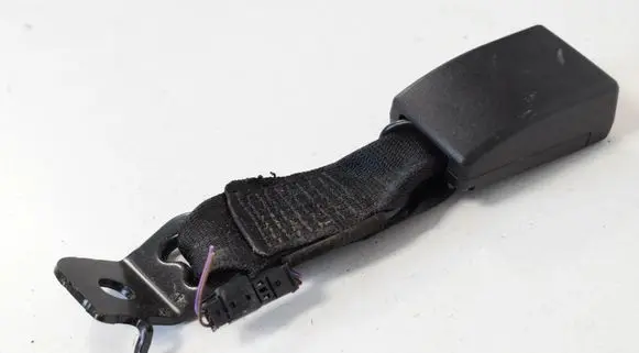 BMW 4 F32 F33 Rear seatbelt buckle 7266352
