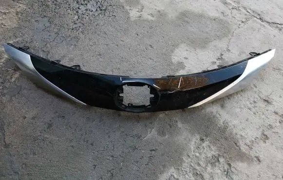Toyota Sienna XL40 IV Front bumper upper radiator grill 5310108200 5311408070