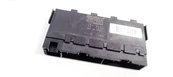 Toyota Yaris Fuse box set 8264147020