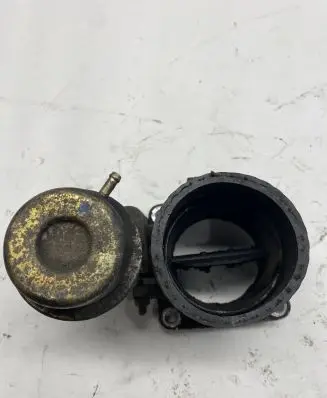 Nissan Terrano Throttle valve 71425400T7