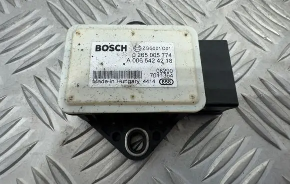 Volkswagen II LT ESP acceleration yaw rate sensor A0065424218
