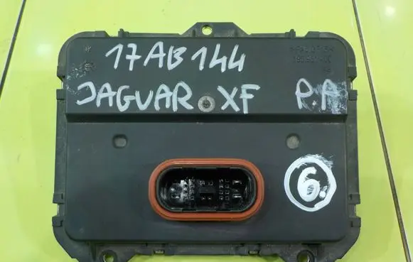 Jaguar XE LED ballast control module 5DF01181840