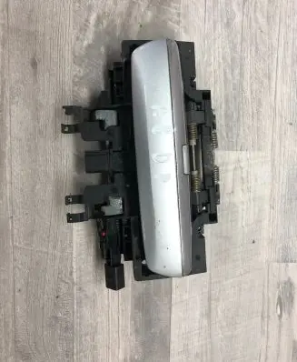 Front door exterior handle/bracket