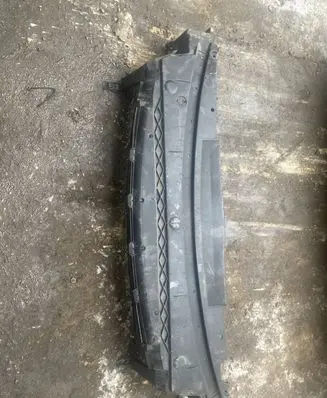 Volvo V70 Front bumper skid plate/under tray 