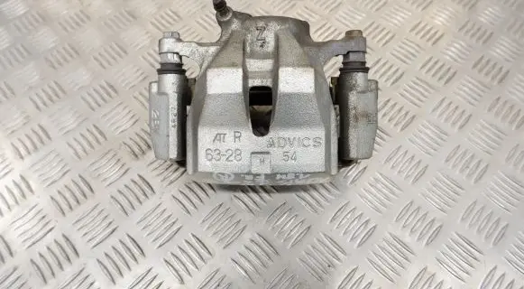 Toyota Auris E180 Front brake caliper 4773042091