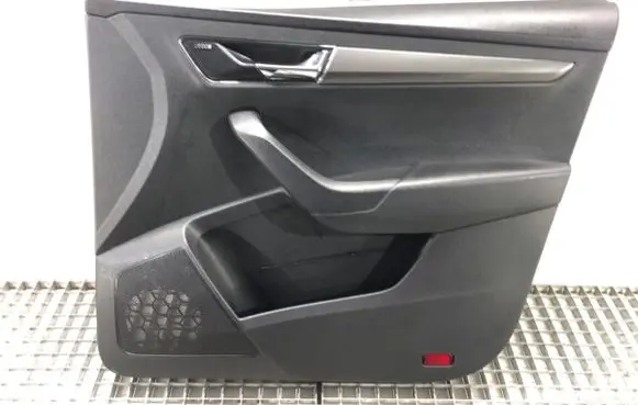 Skoda Karoq Front door card panel trim