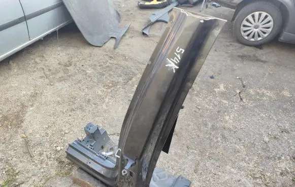 Audi Q7 4M Pillar (middle) 