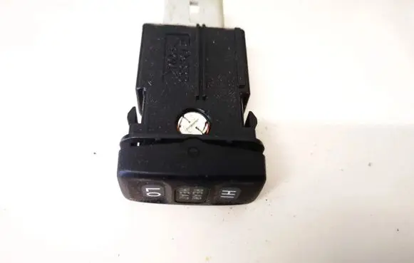 Toyota Avensis Verso Seat heating switch 191333