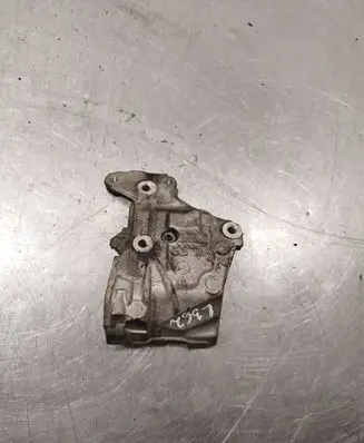 Citroen C5 Engine mounting bracket 505932