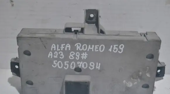Alfa Romeo 159 Fuse module 50507094
