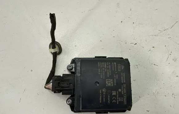 Ford Escape IV Blind spot module LJ6T14D453AC