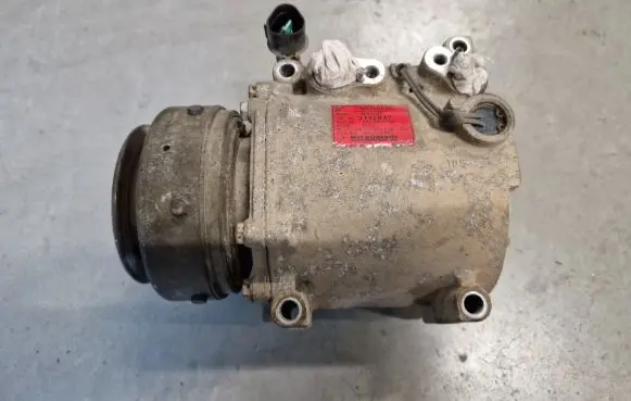 Mitsubishi Pajero Sport I Air conditioning (A/C) compressor (pump) MR360532