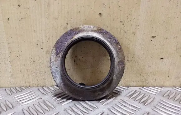 Skoda Octavia Mk2 (1Z) Front upper strut mount 6N0412249C