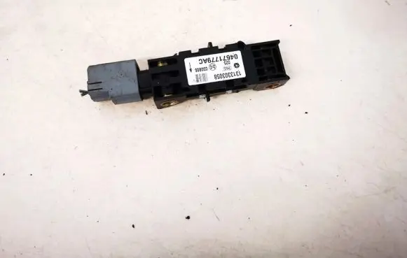 Jeep Grand Cherokee (WK) Airbag deployment crash/impact sensor 04671779ac 1313303058