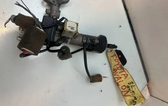 Toyota Avalon XX20 Ignition lock 85432-33020