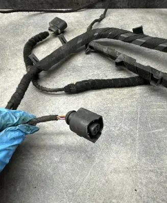 Volkswagen Touran I Tailgate/trunk wiring harness 1T0971147A