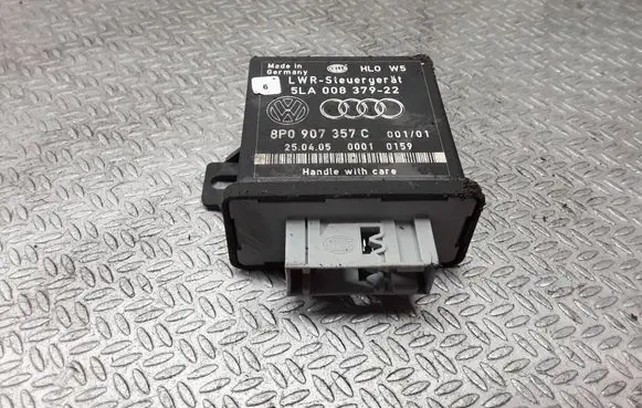Volkswagen PASSAT B6 Light module LCM 8P0907357C