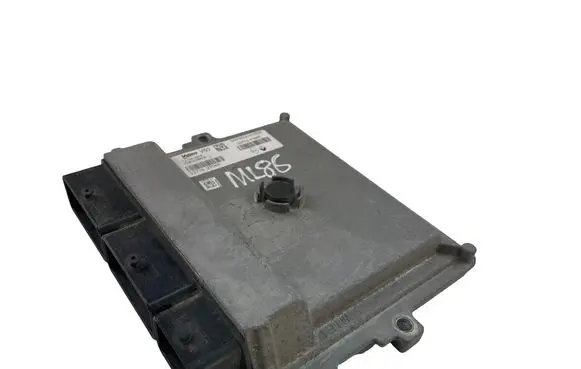 Renault Clio IV Engine control unit/module 237104789R 237102706R