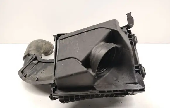 Renault Latitude (L70) Air filter box 8200581277