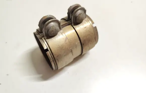 Audi A4 S4 B9 Muffler pipe connector clamp 8W0253141A