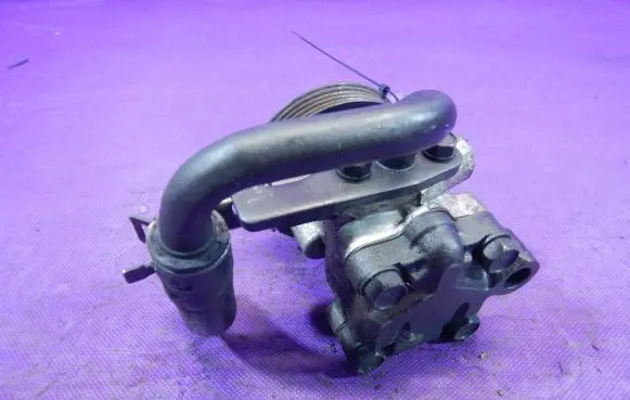 Hyundai Getz Power steering pump YST-28