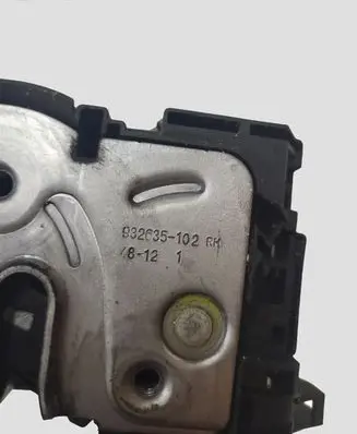 Volvo V40 Front door lock 313391825 933380103 130522A