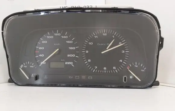 Volkswagen Golf III Speedometer (instrument cluster) 88311188