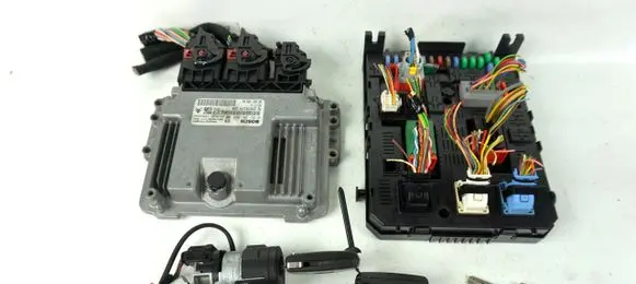 Peugeot 308 Engine control unit/module ECU 0261201863 9666235880