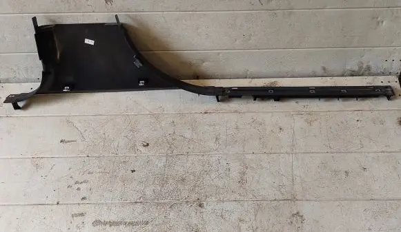 Mercedes-Benz ML W164 Front sill trim cover