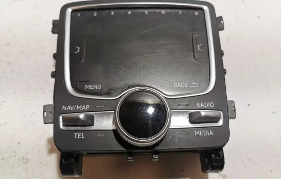 Head unit multimedia control