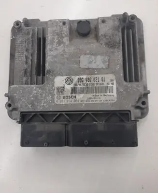 Volkswagen Golf V Engine control unit/module 03G906021QJ