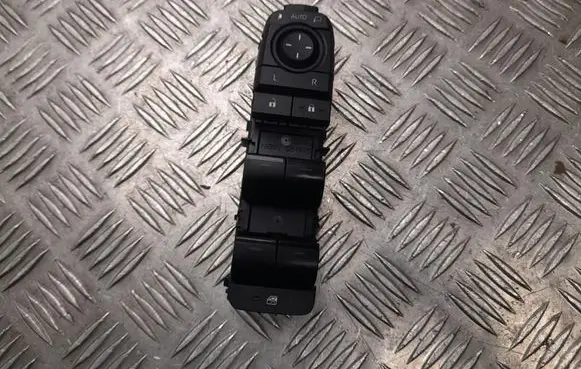 Toyota C-HR II Electric window control switch 8404047100