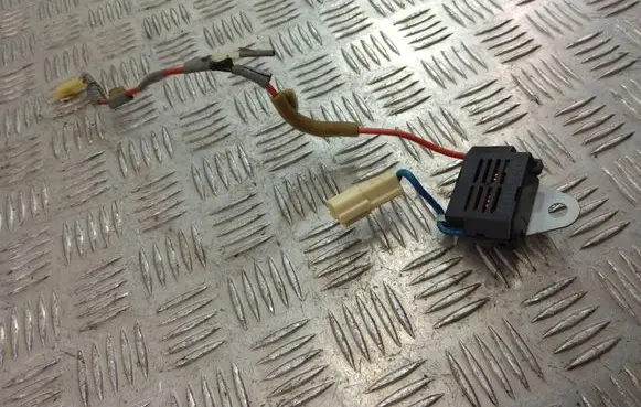 Lexus LS 460 - 600H Aerial antenna filter 863B0-50020