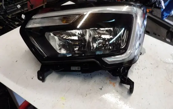 Renault Master III Headlight/headlamp 260607867R 0021113004 366900804