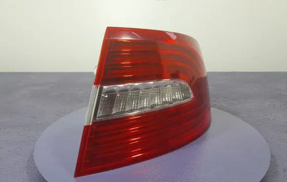 Skoda Superb B6 (3T) Rear/tail lights 3T5945096A
