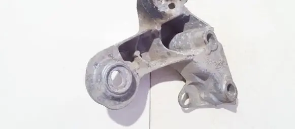 Volkswagen PASSAT B5 Engine mounting bracket 4b0199352a