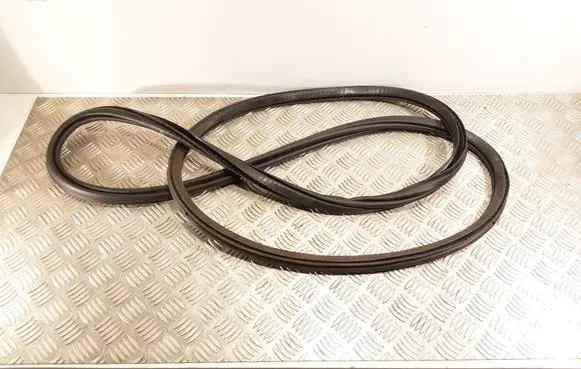 Volvo XC60 Front door rubber seal 32229253