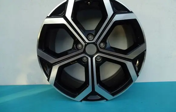 KIA Niro R18 alloy rim AT100