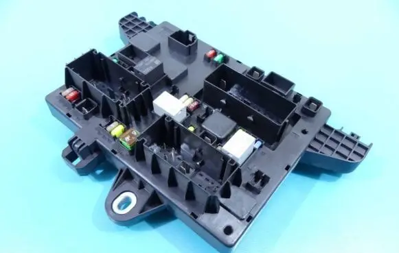 Opel Astra J Central body control module 365927271 IMPRK1246763