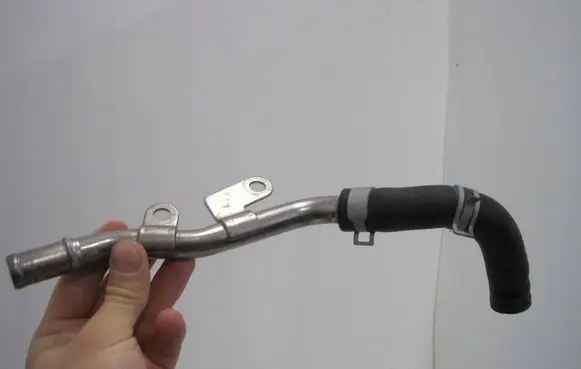 Hyundai i30 Engine coolant pipe/hose 2546207200