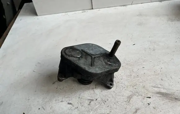 BMW 3 E30 Vacuum pump 72077904 1285932B 7155