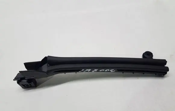 Peugeot 3008 II Rear door windshield rail 9811415180