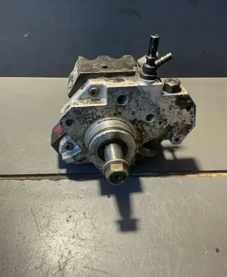 KIA Sorento Fuel injection high pressure pump 331004A010 0445010101