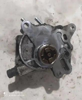 Volkswagen Golf V Vacuum pump 03G145209C